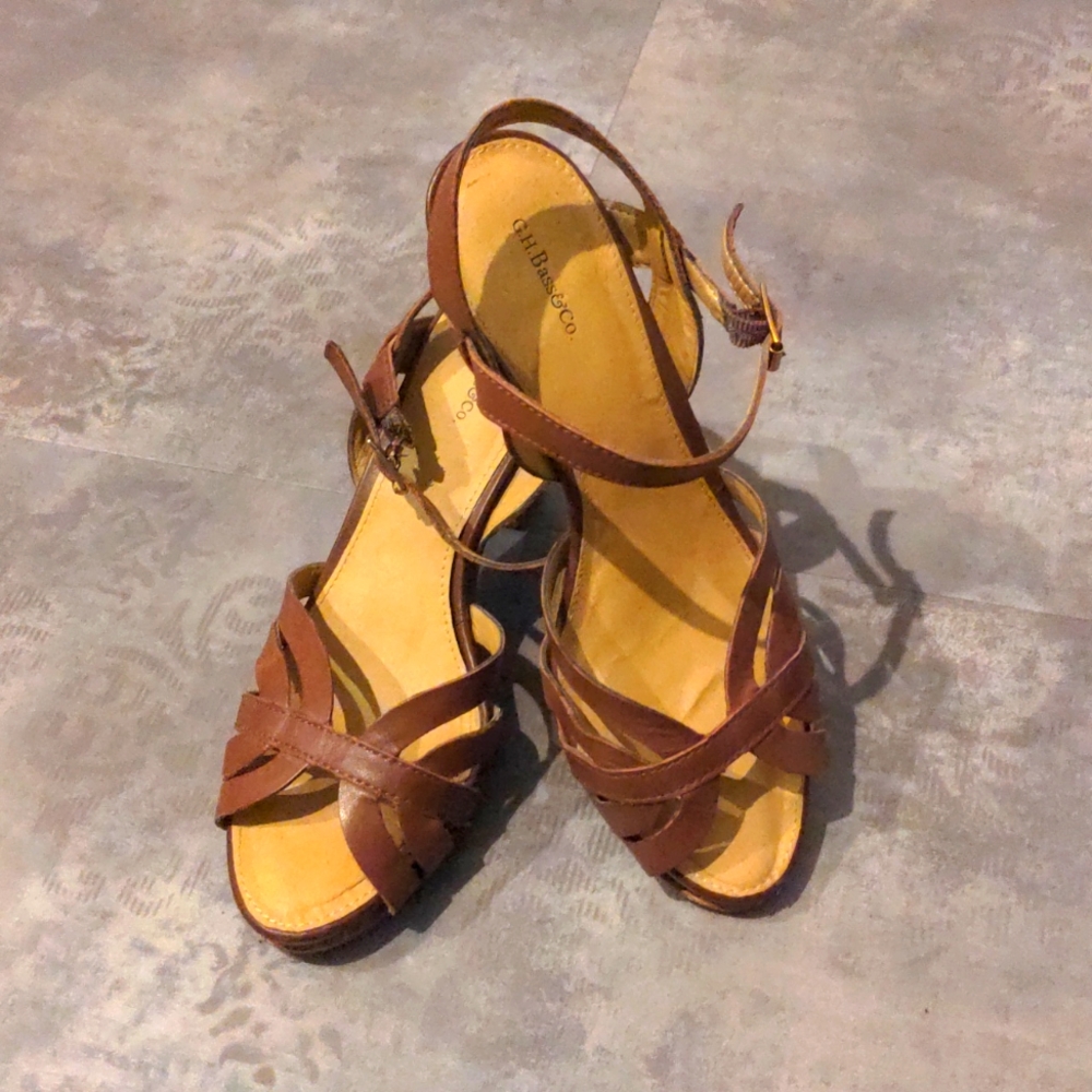 GH Bass Women's strappy heels, size 8